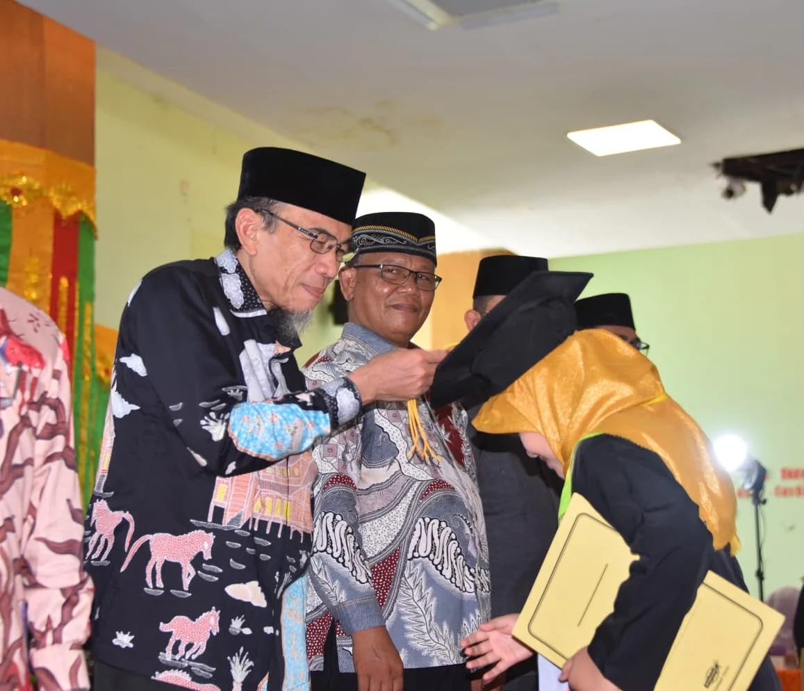 Buka Khatam Alquran dan Wisuda Tartil, Wawako Padang Sebut Masjid Agung Nurul Iman Disiapkan Jadi Quran Center Kota