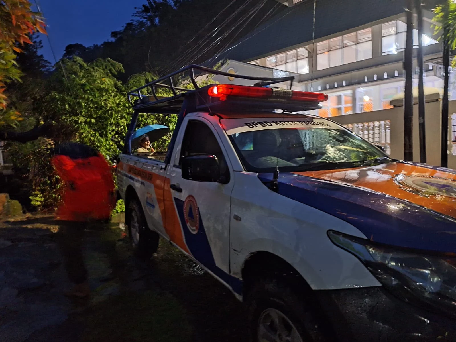 Gelombang Tinggi Ancam Perairan Sumbar, BPBD Padang Imbau Nelayan Tidak Melaut
