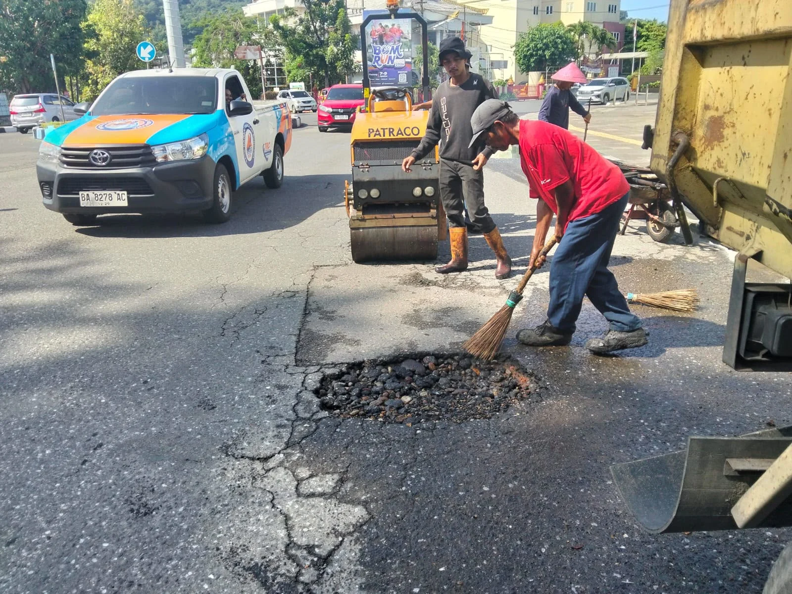Tiga Titik Jalan Berlubang di Padang Selatan Ditambal, Pemko Padang Intensifkan Pemeliharaan Rutin
