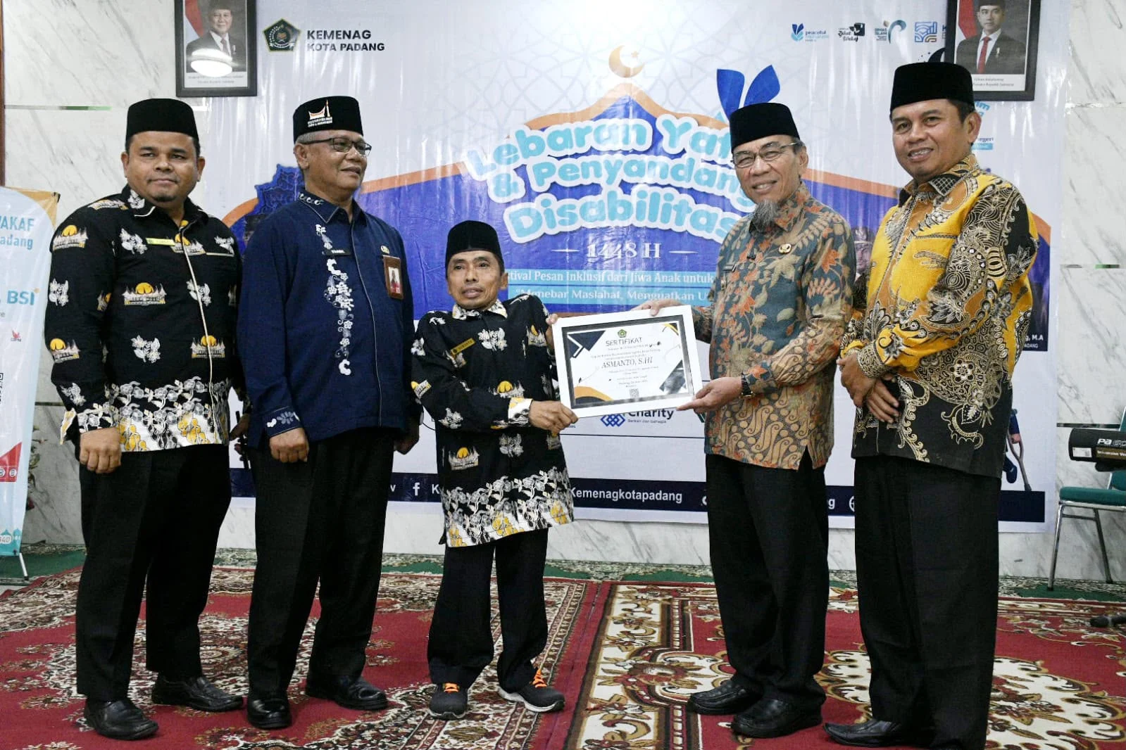 Lebaran Yatim dan Penyandang Disabilitas Hadirkan Kebahagiaan, Wawako Padang: Sinergi Umat Kunci Kesejahteraan Masyarakat