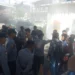 Mahasiswa UIN IB mencoba menerobos masuk ke halaman Kantor Kejari Padang, usai tidak ada respon dari Kajari, Kamis (25/6/2026).