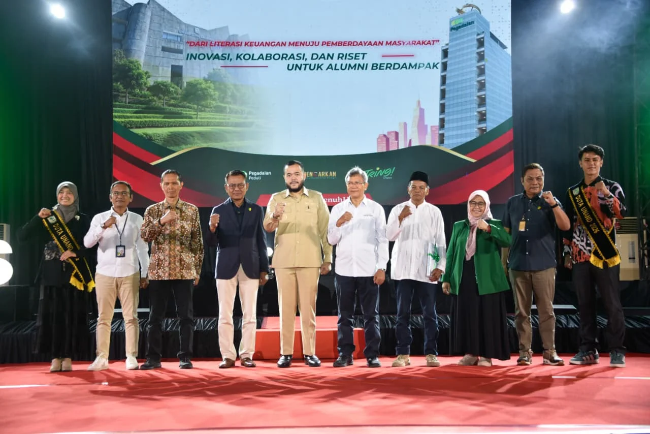 Hadiri CEO Talk Unand Bersama PT Pegadaian, Fadly Amran Terima Hasil Riset Mitigasi Ancaman Gempa Megathrust Mentawai dan Tsunami