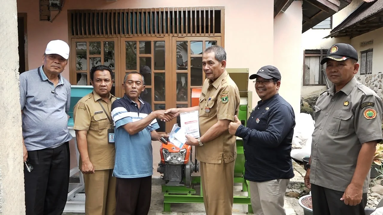 Pemprov Sumbar Salurkan Dua Unit Alsintan Pengolahan Kopi untuk Petani Pasaman, Dorong Hilirisasi dan Peningkatan Pendapatan