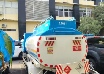Tangki yang diduga pengangkut BBM Subsidi Solar yang diamankan di Padang, Rabu (10/6/2026).