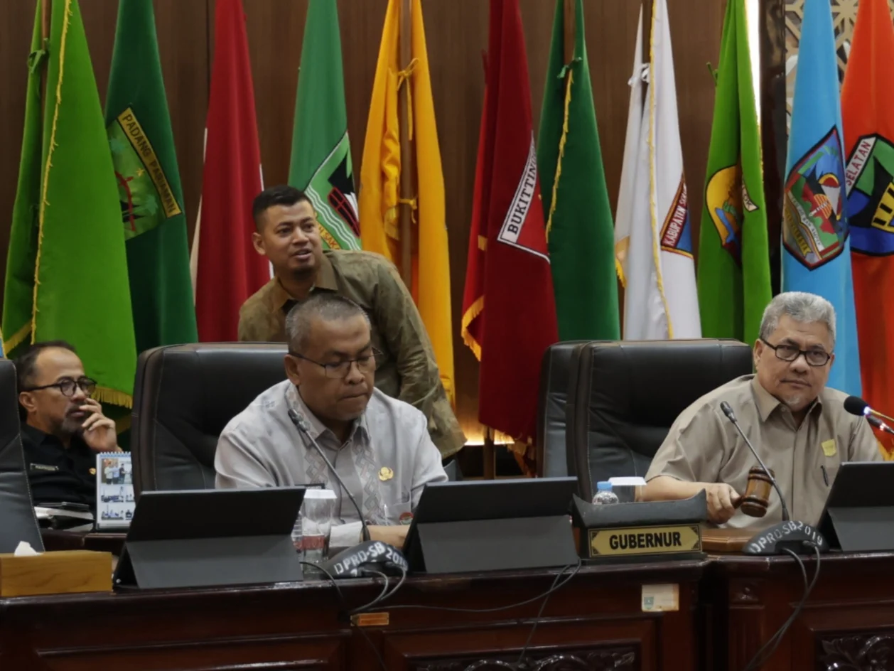 DPRD Sumbar Apresiasi Pendapatan Daerah 2025 Tembus 99,03 Persen, Surplus Tertinggi dalam 10 Tahun