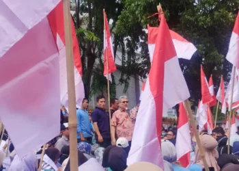 Massa Relawan MBG Datangi DPRD Sumbar, Kamis (25/6/2026)