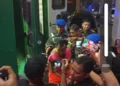 Anggota DPRD Sumbar Benni Saswin Nasrun Resmi Resmi saat tiba di Kejati Sumbar, Kamis (18/6/2026), malam