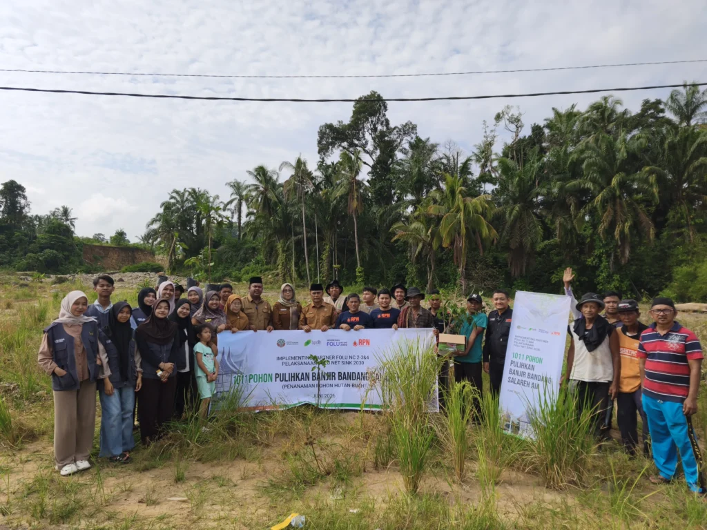 Pulihkan Luka Pasca-Banjir Bandang, 1011 Pohon Ditanam di Salareh Aia Agam