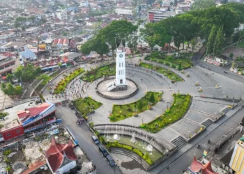 Dirkeu PT Semen Padang Kemukakan Fakta Ilmiah Konstruksi Jam Gadang di Seminar Internasional, Soroti Peran Teknologi Beton
