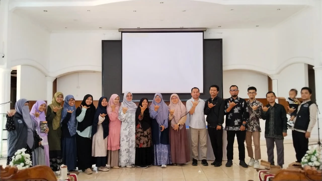 Muswil FLP Sumbar Diwarnai Peluncuran Antologi Singkarak, Riang dan Sendunya