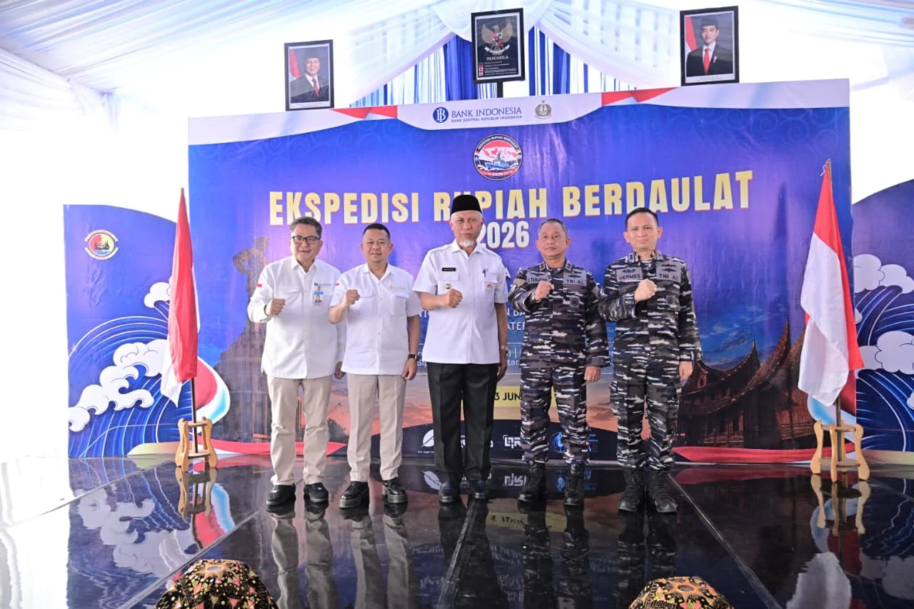 Tim Ekspedisi Rupiah Berdaulat Berlayar ke Mentawai, Distribusikan Rupiah Laik Edar ke Empat Pulau Terluar
