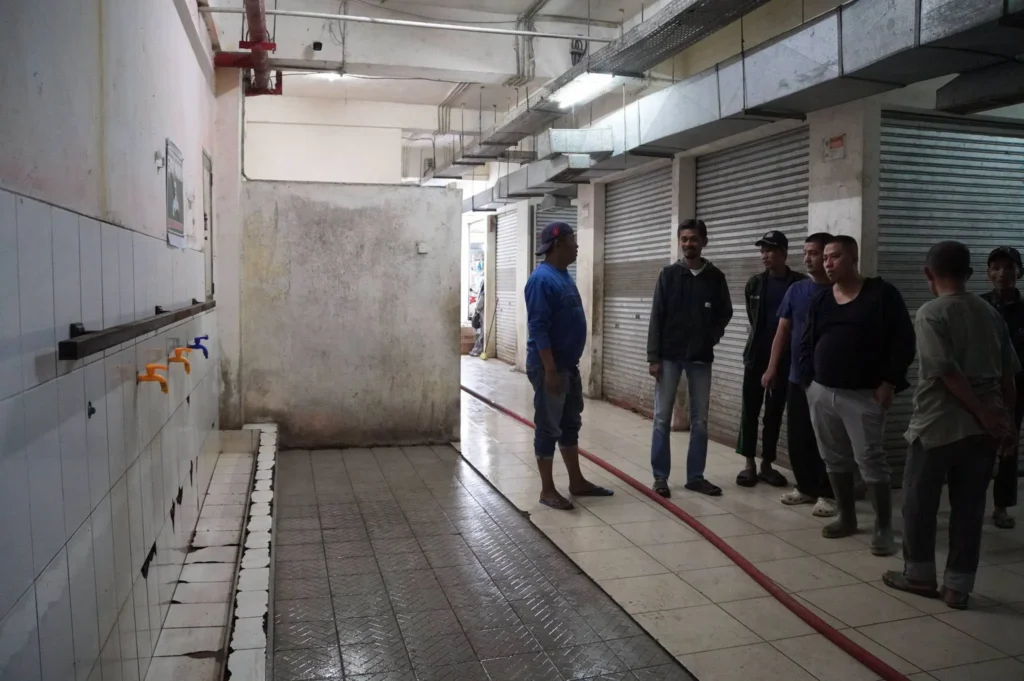 Monitoring Kebersihan Pasar Pusat, Wako Padang Panjang Ajak Pedagang Wujudkan Pasar Bersih dan Nyaman
