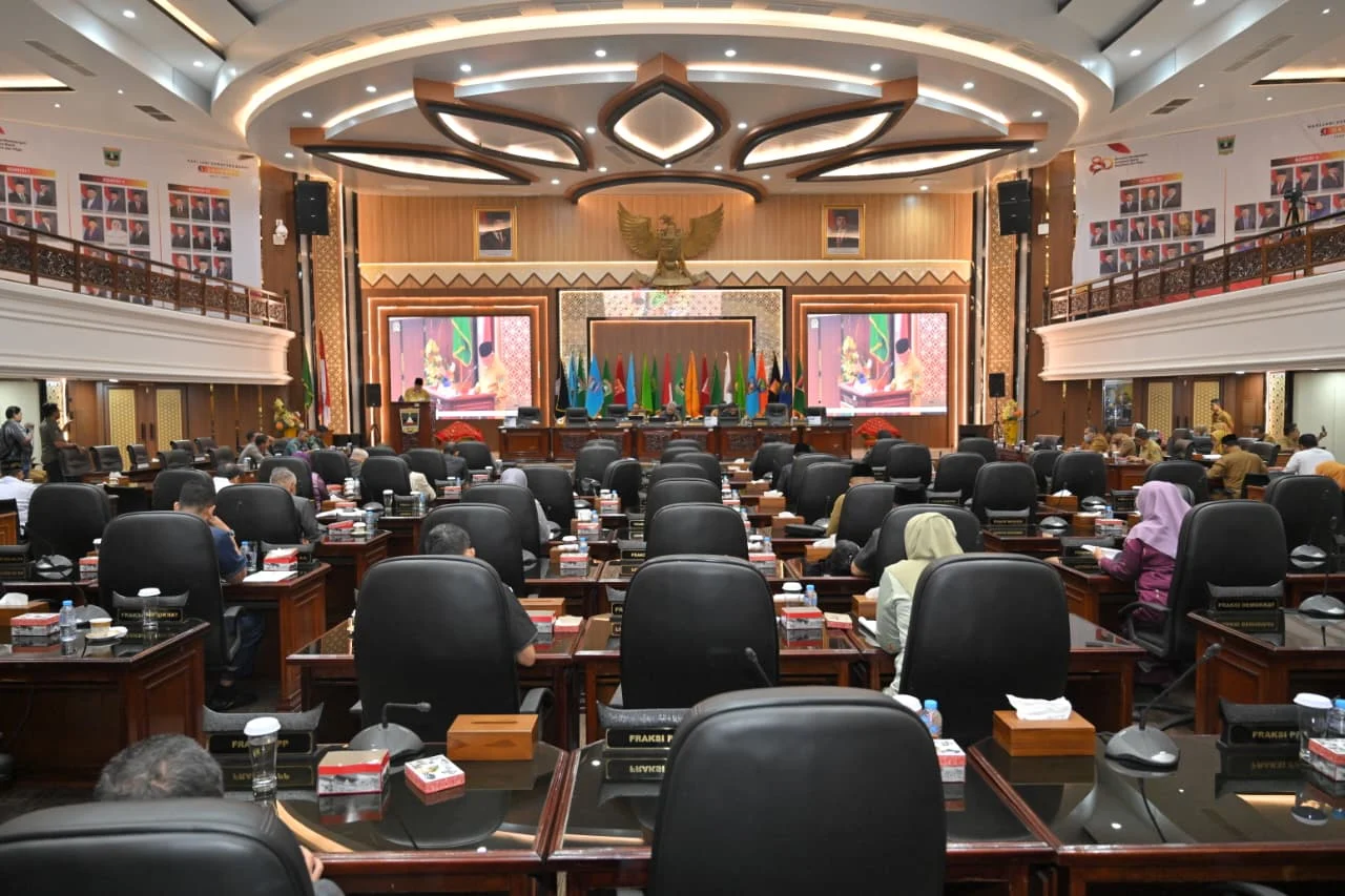 Pemprov Sumbar Serahkan KUA-PPAS 2027, Utamakan Akselerasi Transformasi Ekonomi