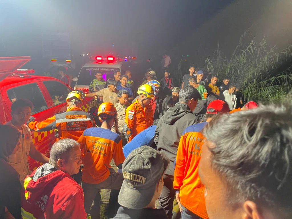 Maut di Sitinjau Lauik, Truk CPO Terjun ke Jurang 80 Meter, Sopir Tewas Terjepit