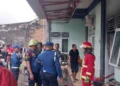Kebakaran kosan di Surau Gadang, Nanggalo Kota Padang, Minggu (5/7/2026), sore.