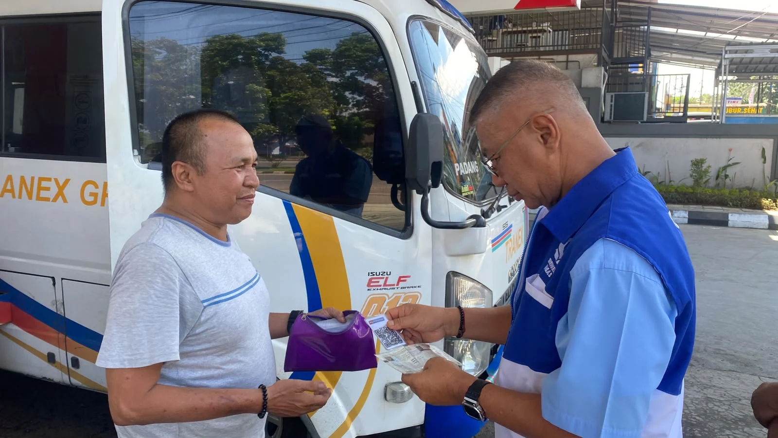 Stok BBM Memadai, Masyarakat tak Perlu Panik Buying, Distribusi tersendat akibat Kemacetan