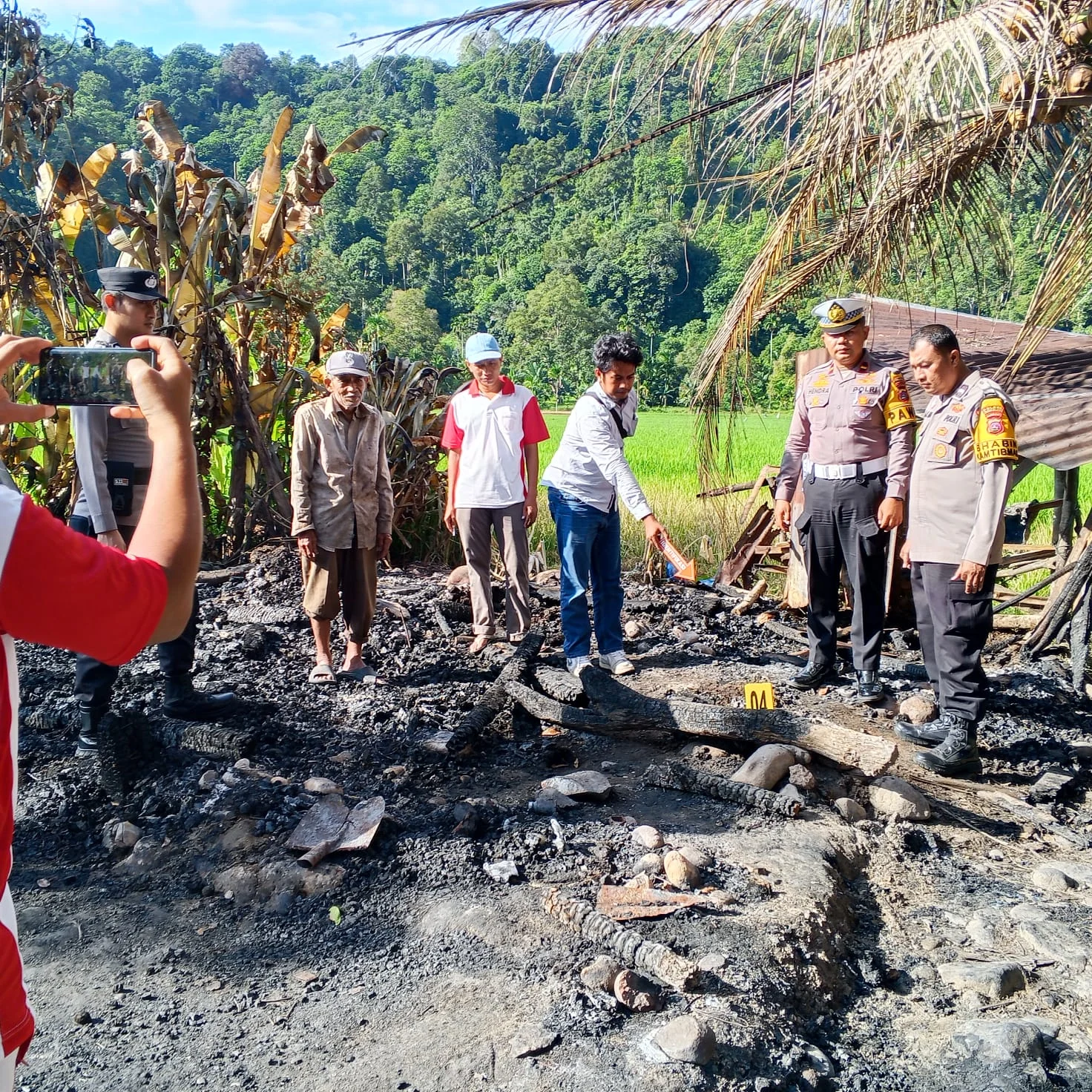 Pondok dan Kandang Sapi di Pessel Ludes Terbakar, Tiga Motor Hangus dengan Total Kerugian Puluhan Juta