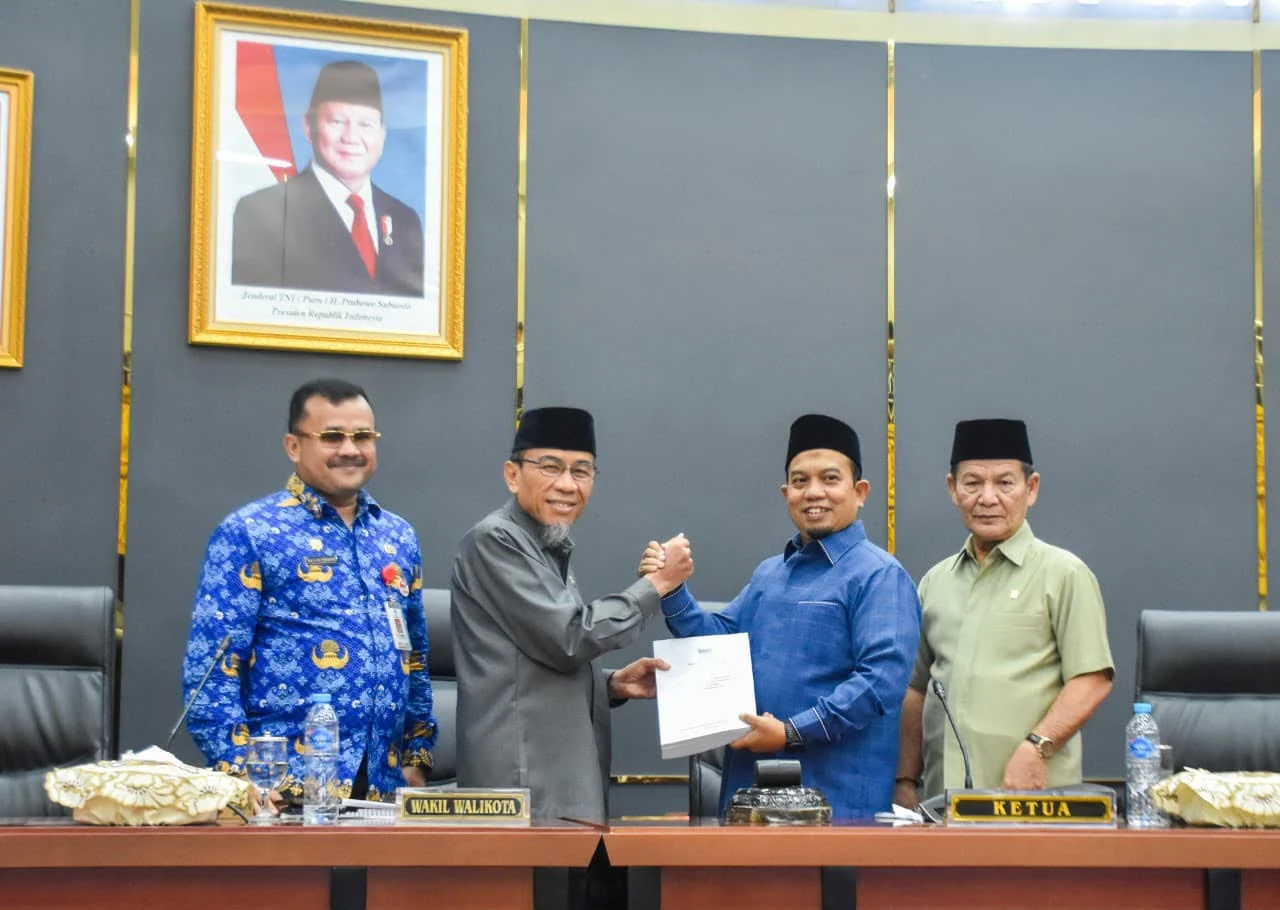 DPRD Kota Padang Setujui Ranperda Perubahan APBD 2026, Pemko Targetkan PAD Rp1,1 Triliun pada 2027