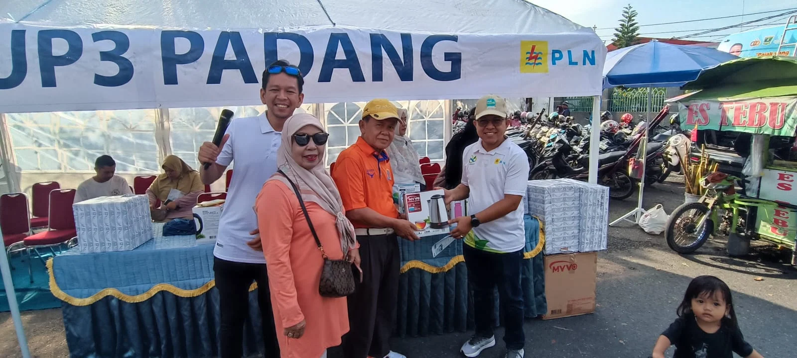 Warga Padati CFD Padang, PLN Hadirkan Promo Diskon Tambah Daya 50 Persen yang Sayang Dilewatkan
