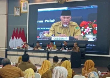 Gubernur Sumbar Mahyeldi dan Kemendagri Percepatan Penyerapan Dana TKD bersama Kabupaten dan Kota, di Auditorium Gubernuran, Selasa (21/7/2026)