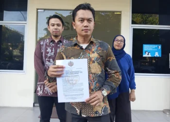 Tim kuasa hukum Yayasan Fort De Kock, Guntur Abdurrahman, Khairul Abbas, dan Ilham Darma, di Mapolda Sumbar, Kamis (23/7/2026) sore.