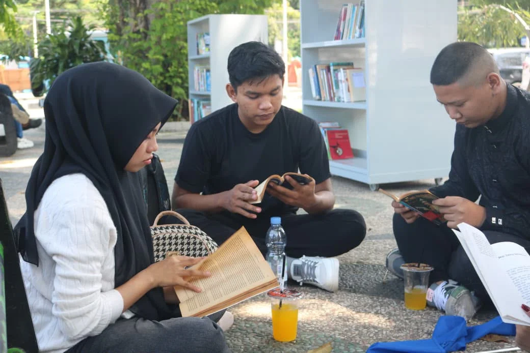 Ruang Literasi Terbuka Dispusip Kota Padang Tuai Apresiasi Pelajar, Hadirkan Pengalaman Membaca yang Lebih Santai dan Menyenangkan