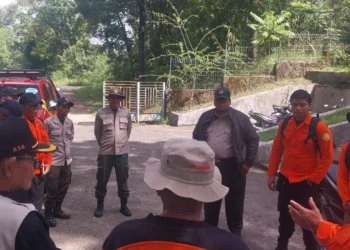 Pencarian hari kedua warga yang dilakukan hilang di kawasan Hutan Biologi Unand, Senin (28/7/2026)