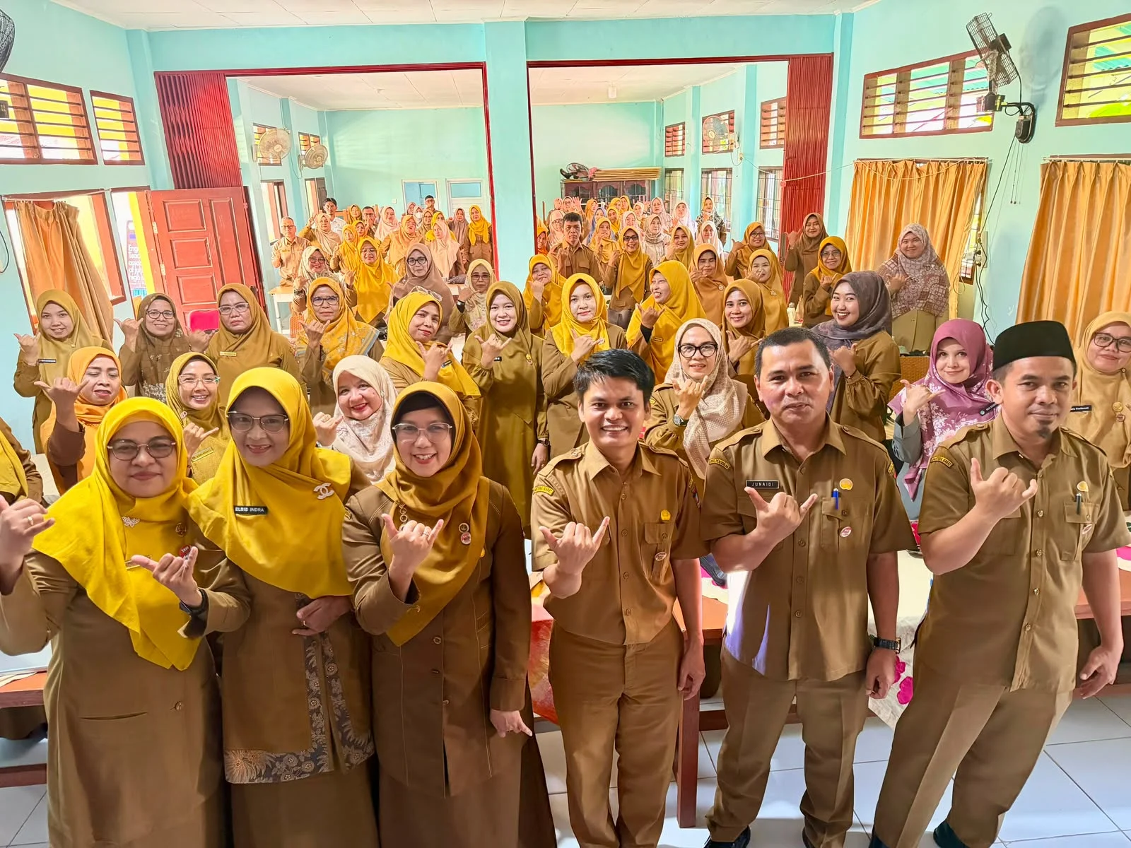 MGMP Bahasa Inggris SMP Kota Padang Dorong Guru Adaptif Hadapi Era AI