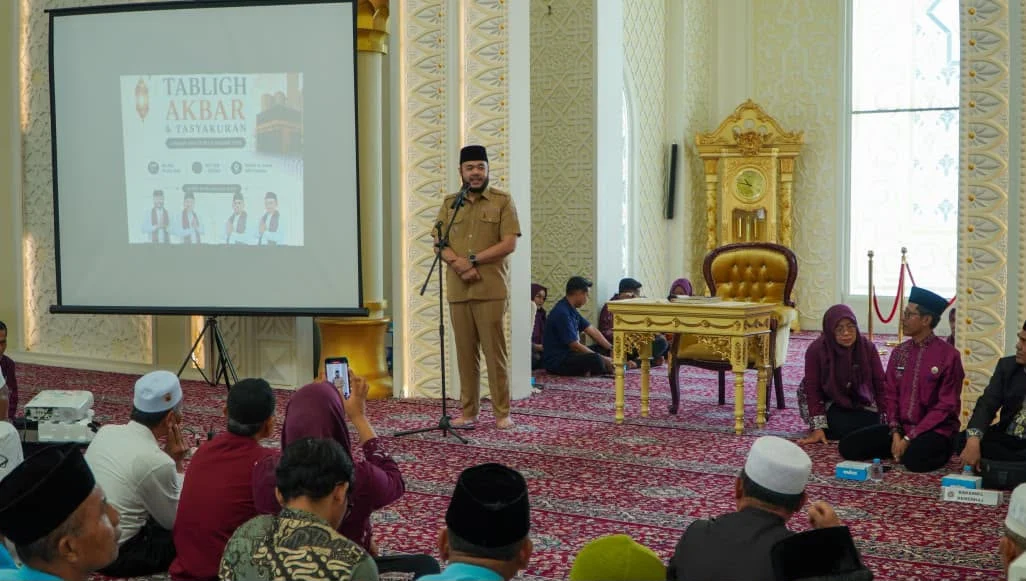 Tasyakuran Jamaah Haji Kota Padang, Fadly Amran Ajak Jemaah Perkuat Program Smart Surau