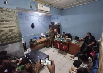 Sembilan Pemandu lagu diamankan Pol PP Padang Pariaman, Jumat (31/7/2026)