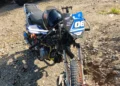 Sepeda motor yang ditumpangi pelajar saat terlindas truk di Jalan Padang-Bengkulu, Kecermatan Air Pura, Selasa (30/6/2026).