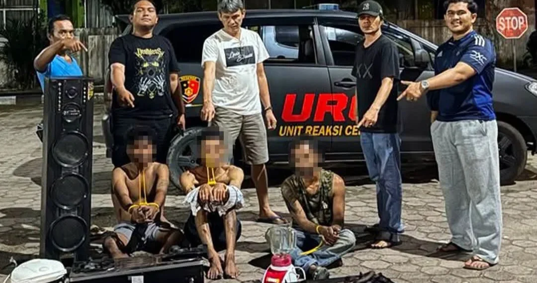 Tersangka saat diamankan Tim Polres Pessel, Jumat (3/7/2026)