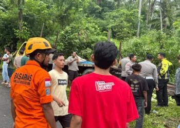 Proses evakuasi korban, Selasa (7/7/2026), pagi.