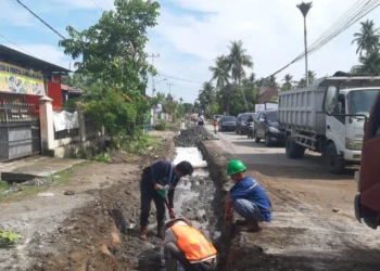 Pengerjaan jalan Pasir Jambak Kota Padang oleh Dinas PUPR