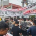 Aksi demonstrasi di Kejari Padang, Jumat (11/7/2026k