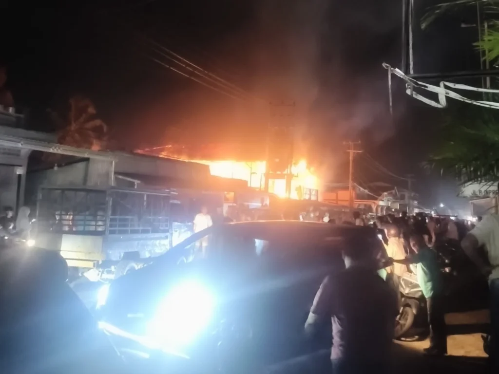 Ruko Dua Lantai Terbakar di Pancung Soal Pessel, Kerugian Ditaksir Rp450 Juta