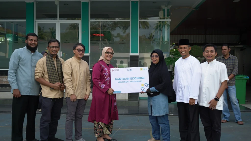 YBM PLN UP3 Payakumbuh Salurkan Bantuan bagi Tujuh Penerima Manfaat, Wujudkan Kepedulian Nyata untuk Masyarakat