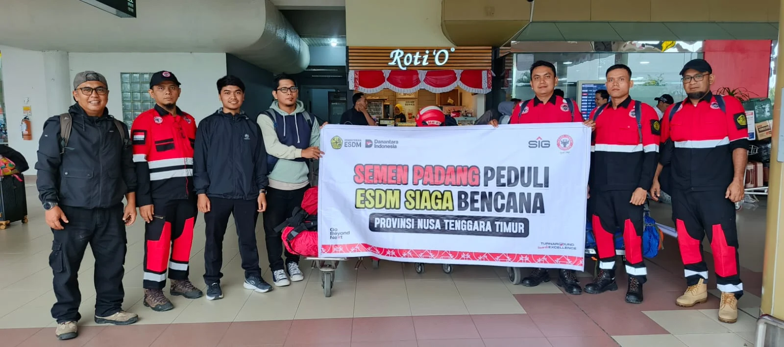 Bantu Korban Bencana NTT, PT Semen Padang Terjunkan Tim Kemanusiaan dan Logistik
