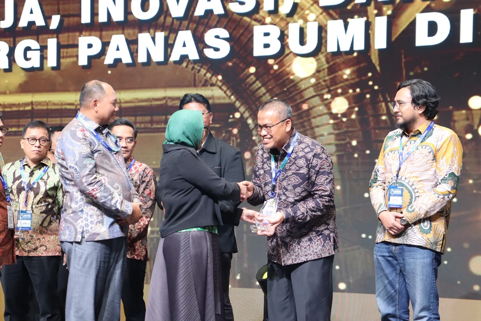 Pemprov Sumbar Raih Penghargaan Pendukung Investasi Panas Bumi dari Kementerian ESDM