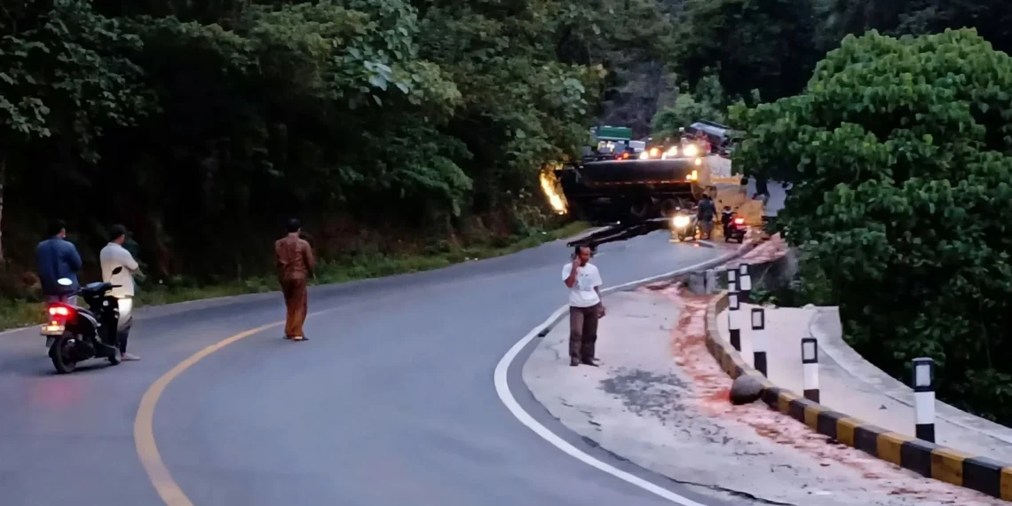 Kondisi jalur Sibingke saat truk kecelakaan, Rabu (26/8/2026)