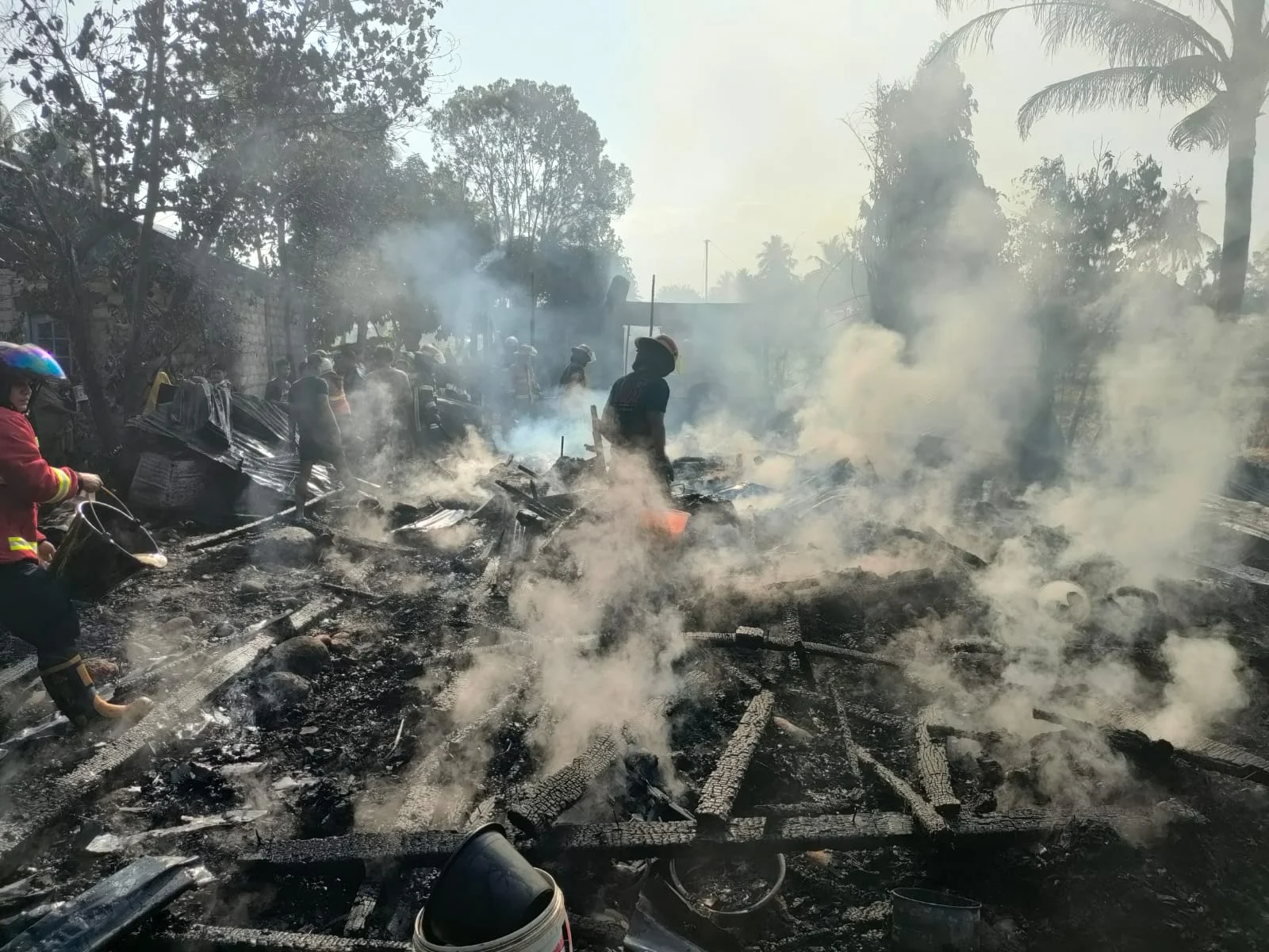 Rumah Ditinggal Melayat, Tiga Petak Bangunan di Binuang Kampung Dalam Hangus Terbakar