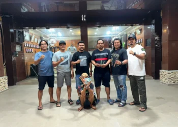 Tersangka saat diamankan Polresta Padang