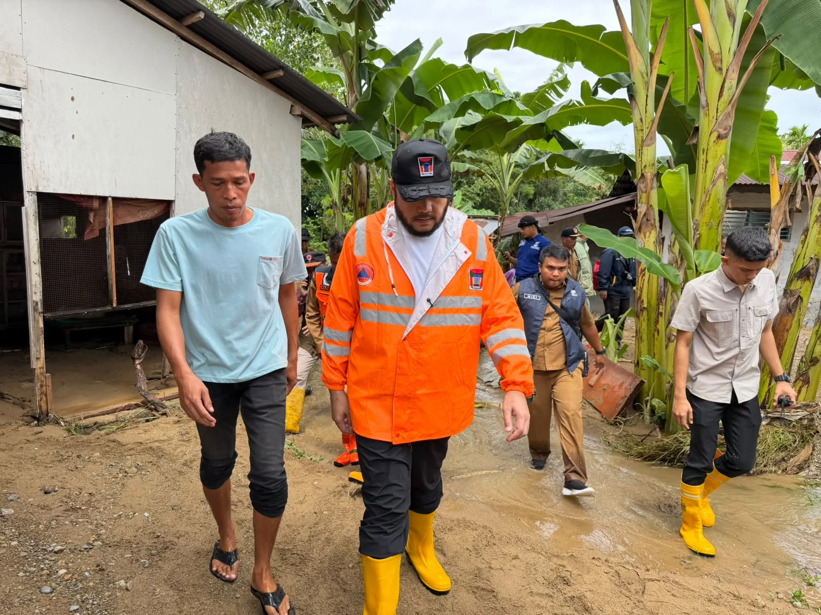 Wako Fadly Amran Tinjau Penanganan Pascabanjir di Gunung Sariak dan Lapau Munggu, Kerahkan Personel Bersihkan Sisa Material