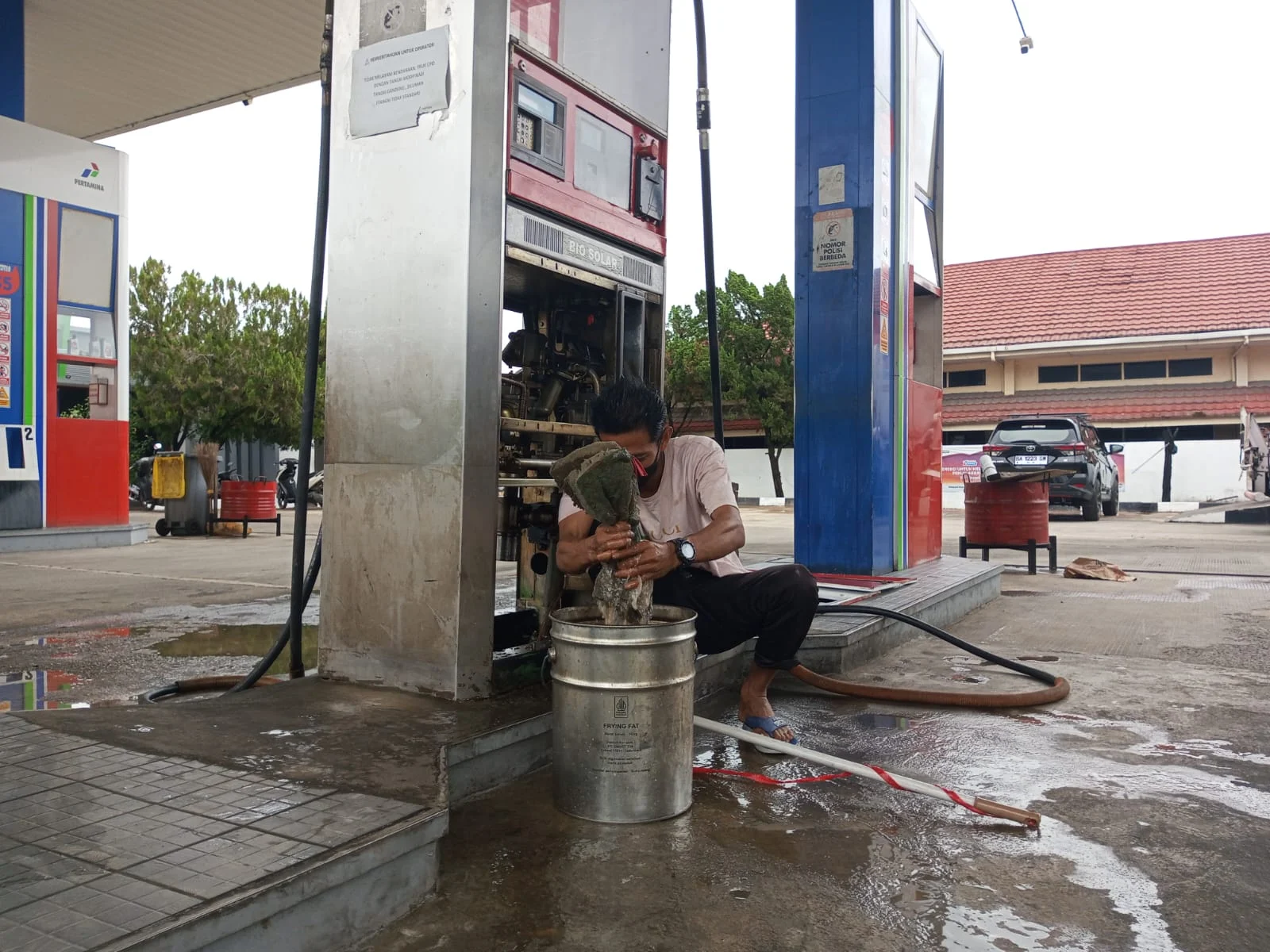 Terdampak Banjir, Operasional SPBU Air Pacah Terpaksa Dihentikan