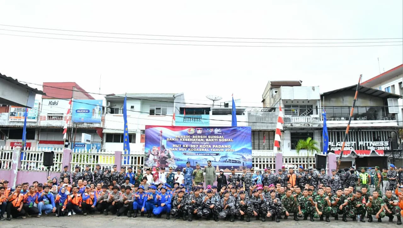 Bakti Sosial hingga Bersih-bersih Batang Arau Pemko dan Kodaeral II Jelang HJK Padang ke-357