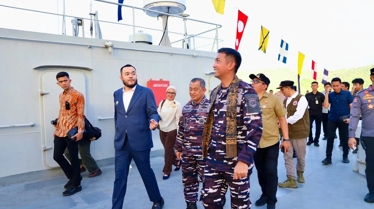 HJK Padang ke-357 Hadirkan KRI Teluk Kendari-518 sebagai Magnet Wisata Edukasi