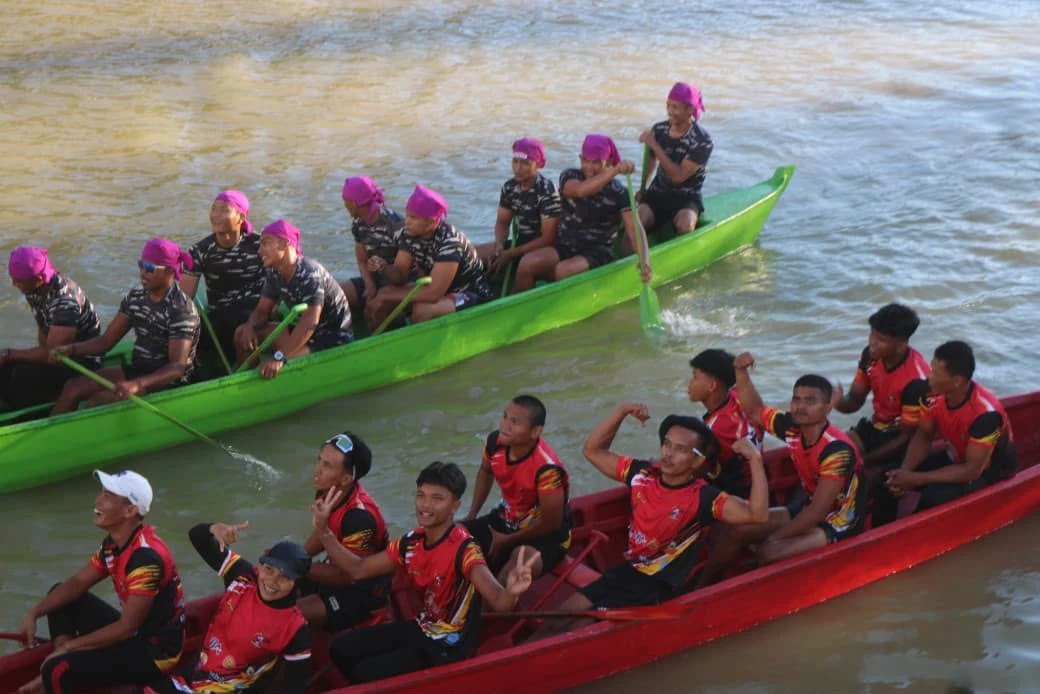 Selaju Sampan Tradisional HJK Padang ke-357 Cetak Rekor Peserta Junior, Bukti Regenerasi Dayung Berjalan