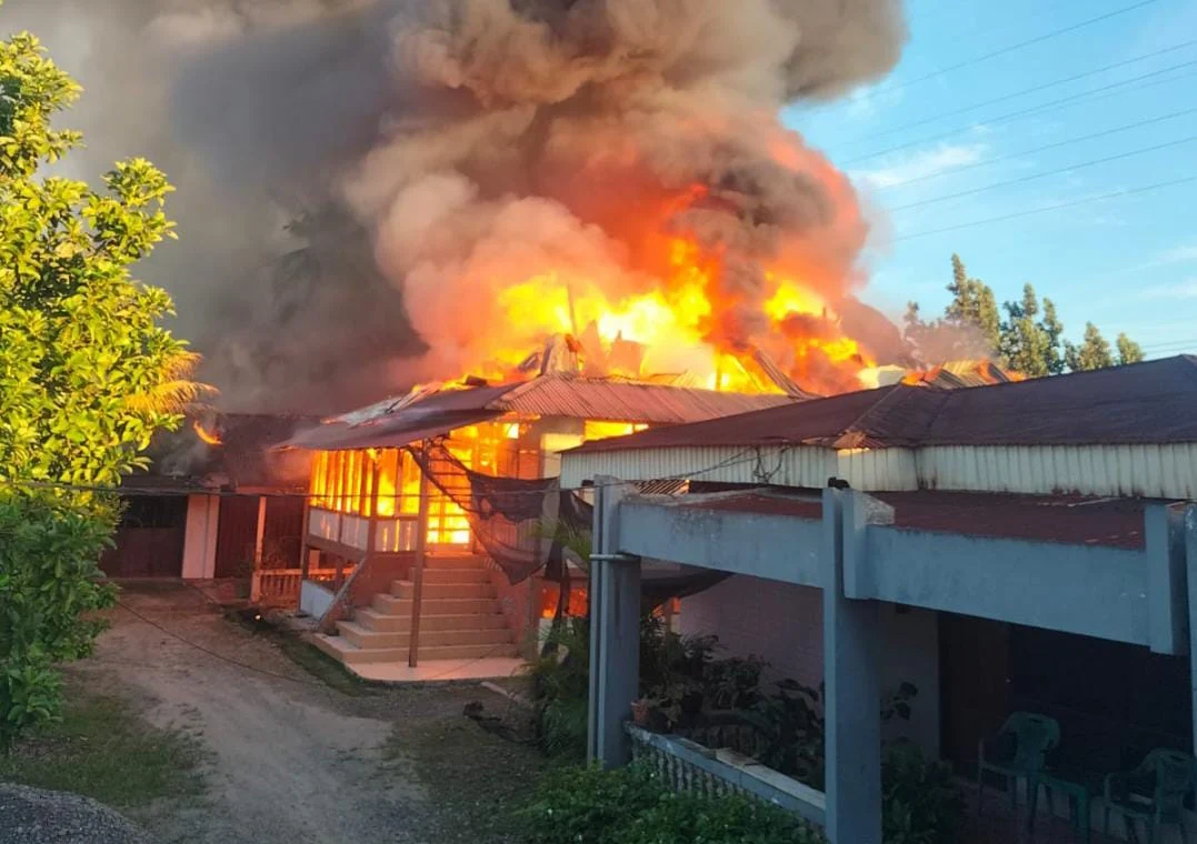 Kebakaran Hanguskan Rumah Kayu di Kuranji Padang