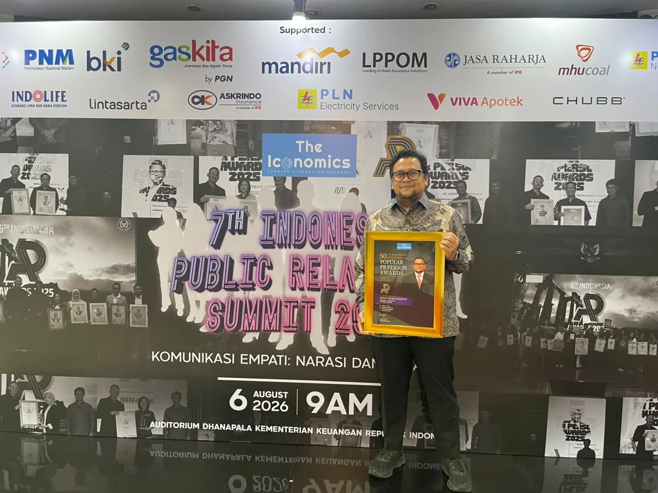 PT Semen Padang Sabet Dua Penghargaan di Bidang PR Level Nasional