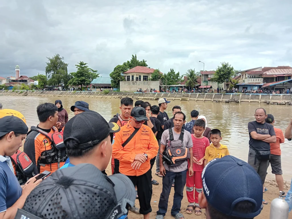Tim SAR Gabungan Cari Pelajar 11 Tahun yang Hilang Tenggelam di Air Tawar Barat